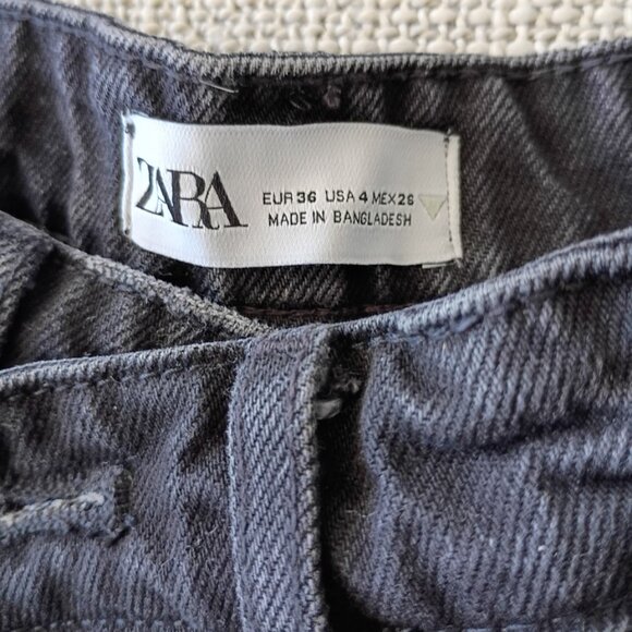 Zara Women's Denim Black High Rise Cut Off Distressed Jean Shorts | Size 4 - Picture 2 of 6